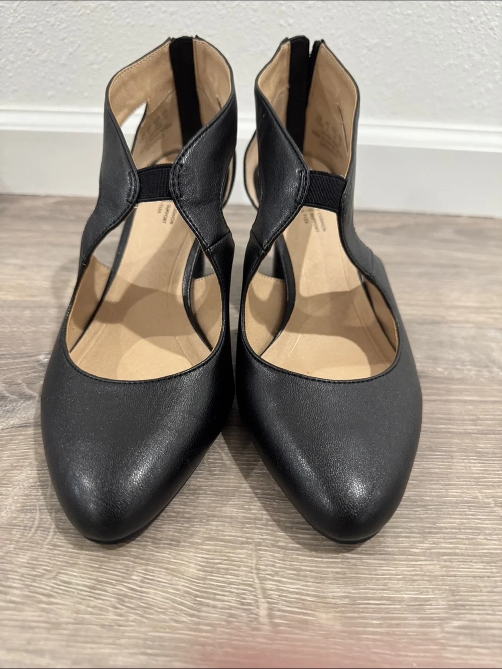 Life Stride Black Cutout Pump Heels
